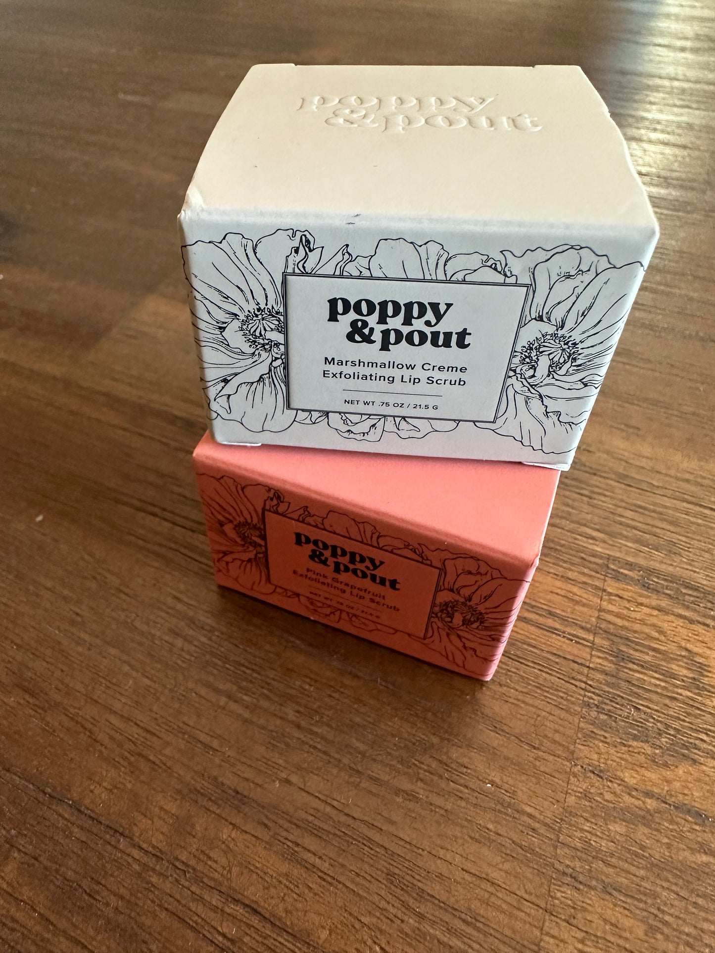 Poppy & Pout lip scrub